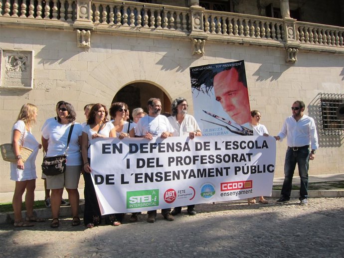 Concentración De Los Sindicatos De Enseñanza