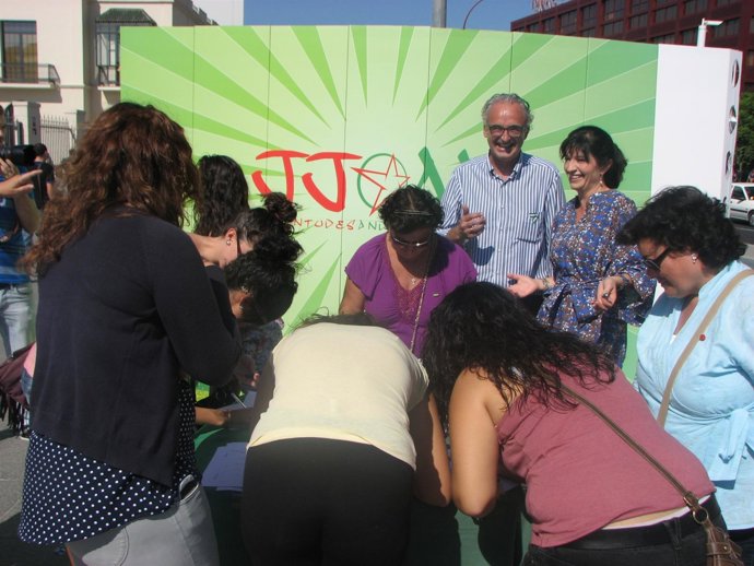 Pilar González Y Fernando Álvarez-Ossorio, Hoy En Sevilla