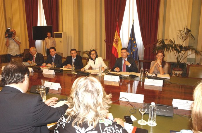 Reunión De Rosa Aguilar Con Consejeros De Agricultura