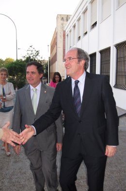 El Ministro Ángel Gabilondo Y El Rector De La US, Joaquín Luque