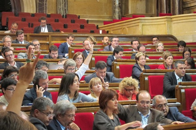 Pleno Del Parlament