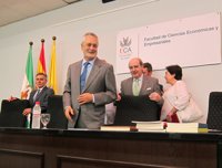 Griñán defiende que Andalucía es la autonomía española con menos déficit, menor endeudamiento y mayor inversión