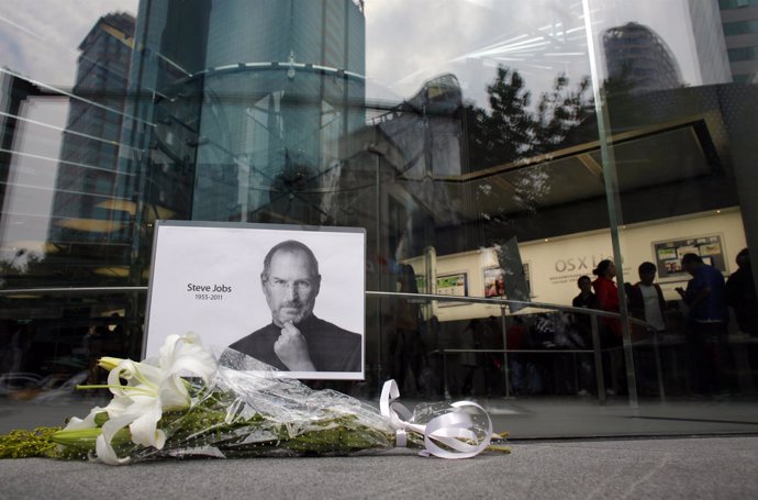 Homenaje A Steve Jobs En Una Tienda De Apple En Shangai