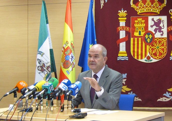 El Vicepresidente De Política Territorial, Manuel Chaves, En Rueda De Prensa