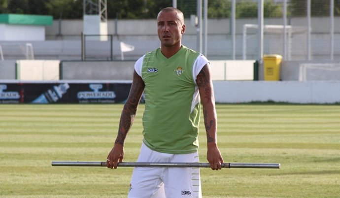 Mario, En Un Entrenamiento Con El Betis 