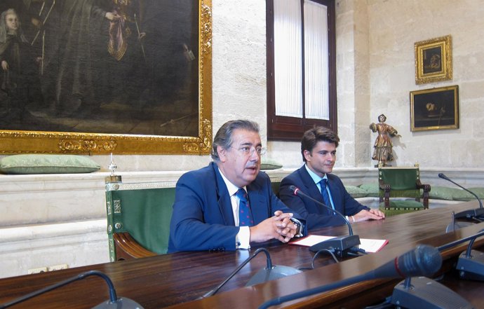 El Alcalde De Sevilla, Juan Ignacio Zoido, Durante La Presentación