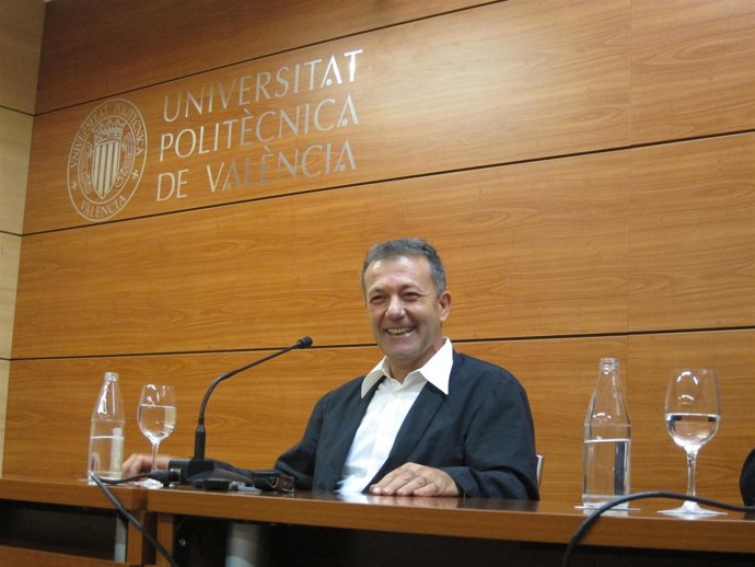 Todolí En La Rueda De Prensa Previa A Ser Investido Como Doctor Honoris Causa