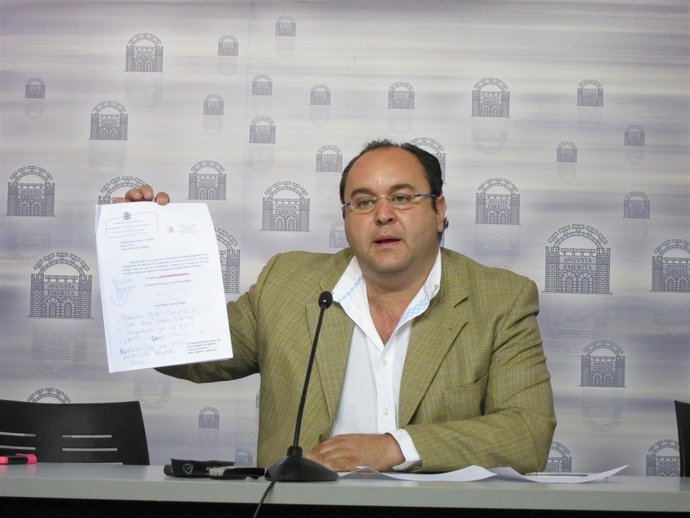 Fernando Molina Muestra La Sentencia Del Tribunal De Cuentas