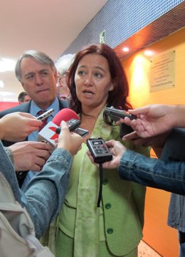 Marta García Atiende A Los Medios