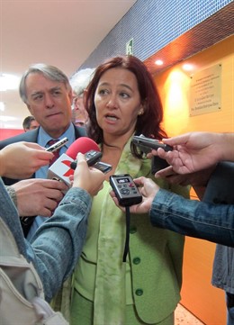 Marta García Atiende A Los Medios