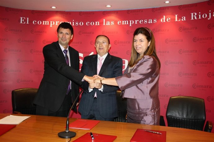 Firma Del Acuerdo Para La Huella De Carbono