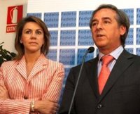 CECAM distingue a Cospedal con el Premio Institucional, por sus medidas en favor de los empresarios