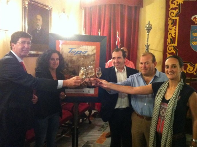 Representantes Del Ayuntamiento De Almonte Y Sanlúcar  De Barrameda.