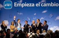 Aznar pide al PSOE que no "mendigue" a ETA algún gesto "para llevar a un mitin"