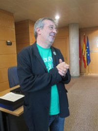 Gordo dice que el objeto social de IU es "defender a los desfavorecidos" y no vender camisetas