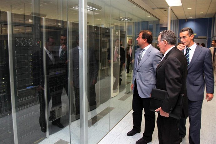 El Conselleiro De Industria, Javier Guerra, Durante Su Visita A Einsa