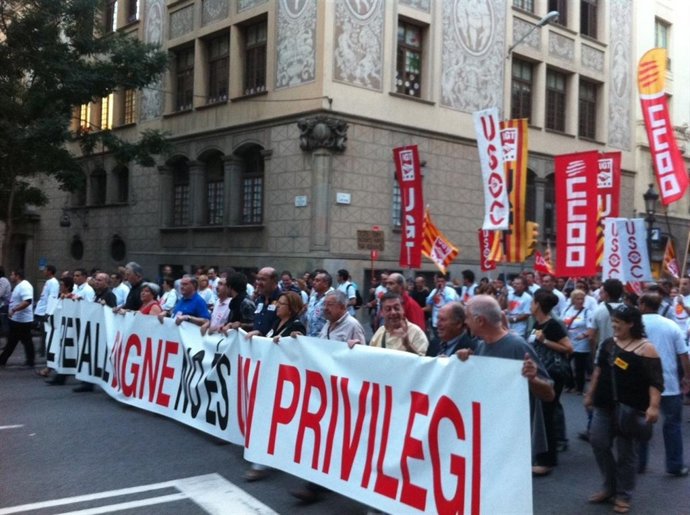 Manifestación Contra Los Recortes En Barcelona
