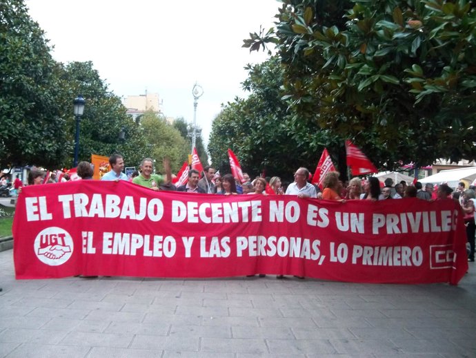 Cabecera De La Manifestación De UGT Y CC.OO.