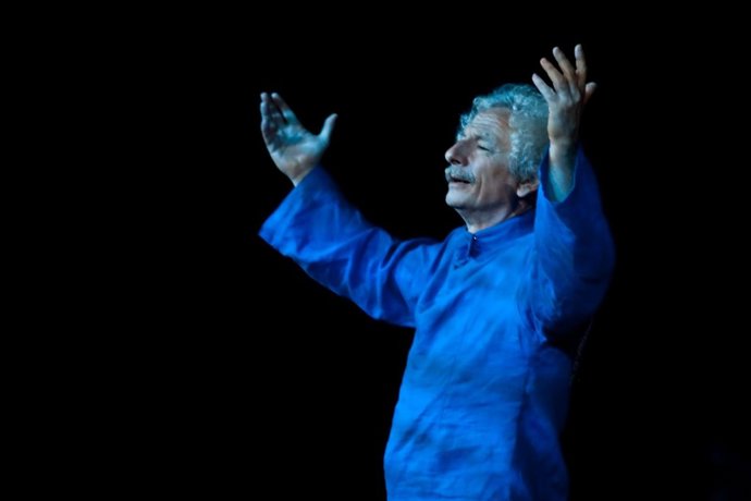 Actuación De 'El Brujo'