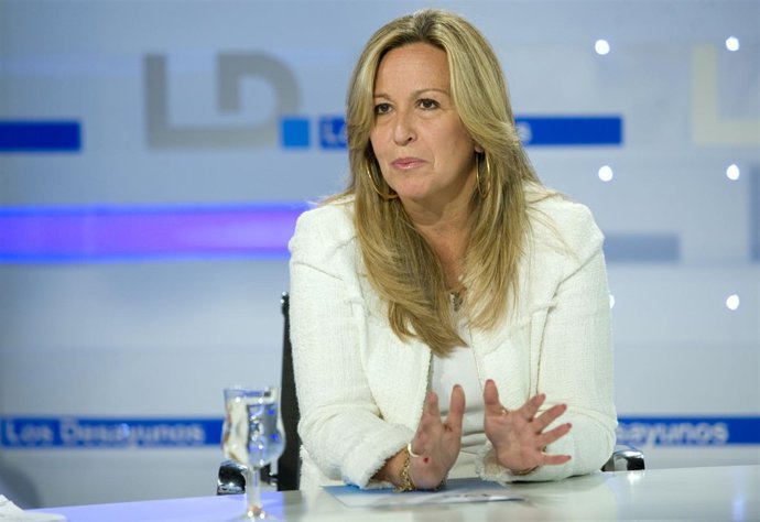 La Ministra De Asuntos Exteriores Y De Cooperación, Trinidad Jiménez