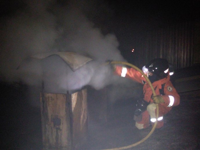 Momento De La Extinción Del Incendio Declarado En Agullent