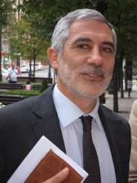 Llamazares considera el nuevo Fondo de Garantía de Depósitos una "maniobra contable" para sanear la banca privada