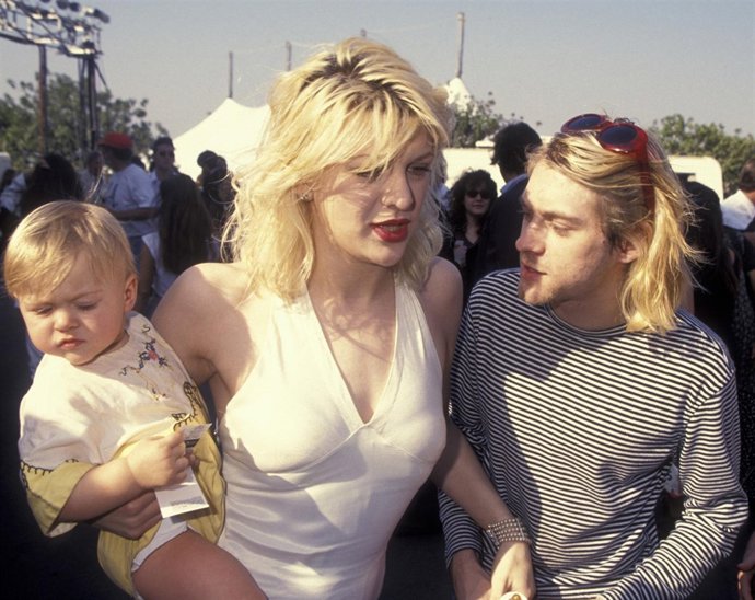 Courtney Love, Kurt Cobain Y Su Hija Frances Bean En 1993