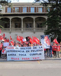 CCOO Se Moviliza Frente Al Consolat De Mar
