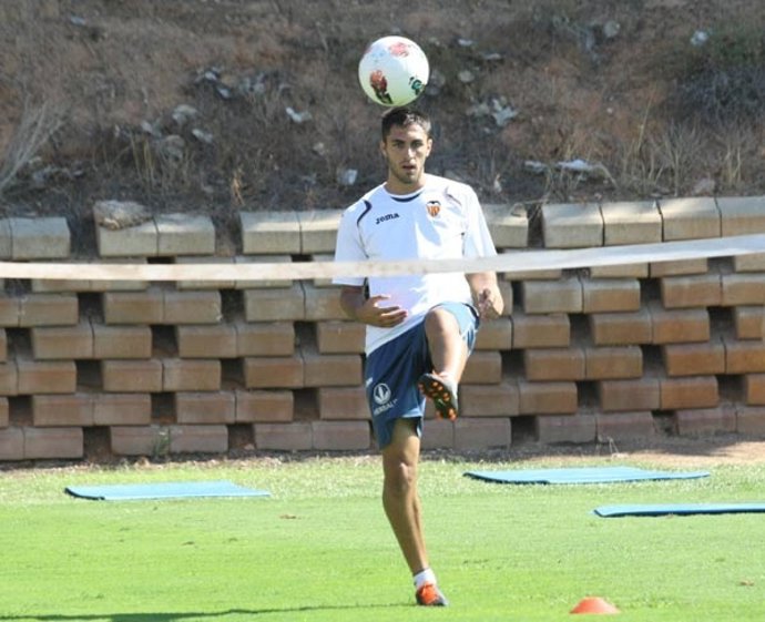 El Defensa Central Del Valencia Víctor Ruiz