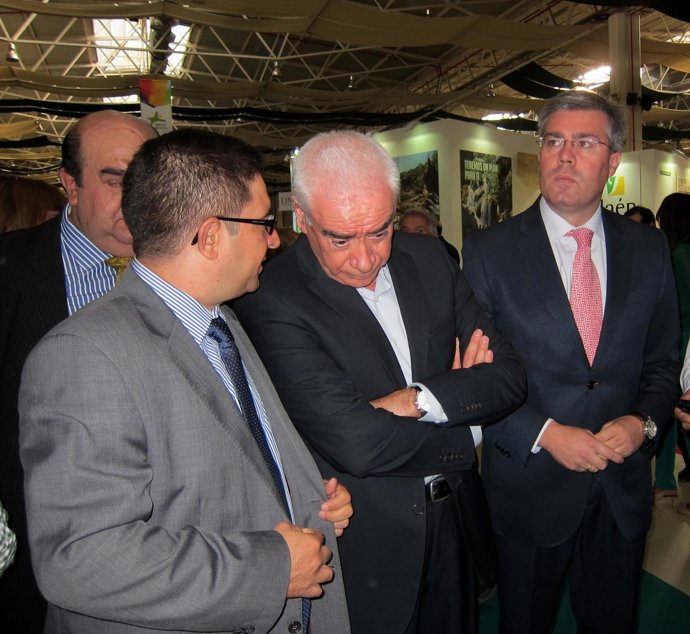 Alonso, Junto A Francisco Reyes Y José Enrique Fernández De Moya.