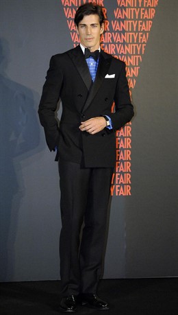 Posado De Oriol Elcacho En Los Premios 'Vanity Fair'