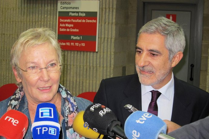 Teresa Aranguren Y Gaspar Llamazares