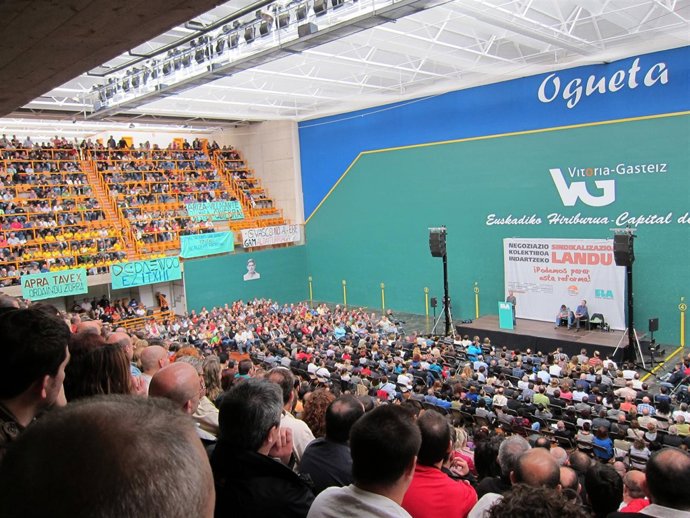 Acto Del Sindicato Ela En Vitoria Con Adolfo Muñoz Txiki