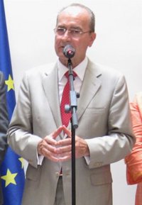 De la Torre propone al alcalde de Sevilla trabajar juntos para "mejorar el futuro" de ambas ciudades