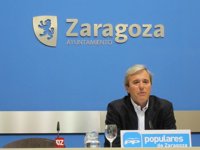 Azcón replica a Gimeno que el PP está dispuesto a debatir sobre tasas e impuestos "sin prejuicios"