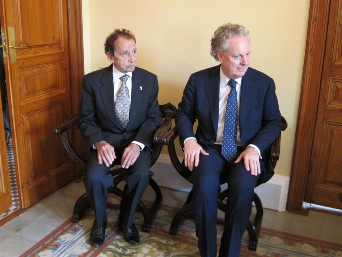Jesús Carles De Vilallonga I El Primer Ministro De Québec Jean Charest