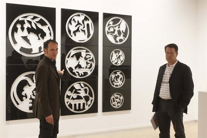 Jerónimo Blasco Y Artista Santiago Arranz En La Lonja