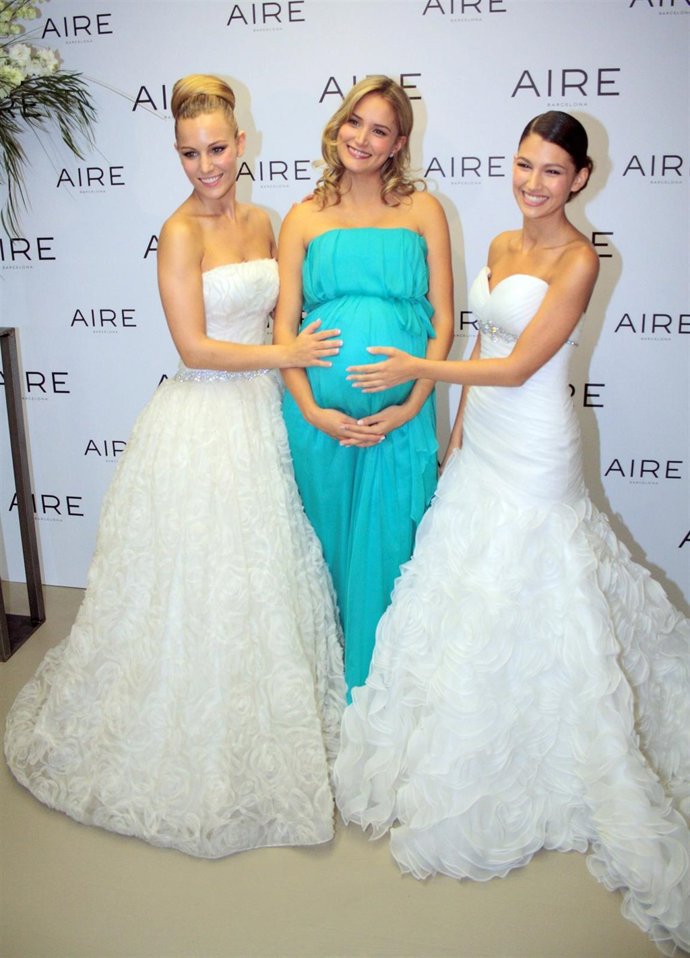 Edurne Y Úrsula Corberó Vestidas De Novia Con Alba Carrillo