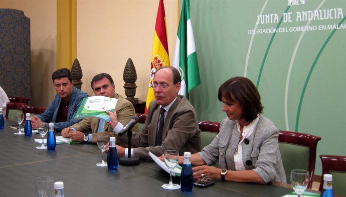 El Consejero De Medio Ambiente, José Juan Díaz Trillo, En Málaga