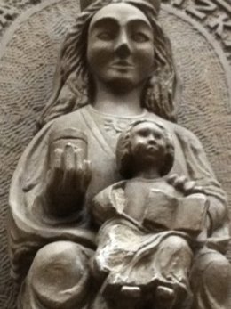 Virgen De Begoña Del Casco Viejo De Bilbao Con Daños