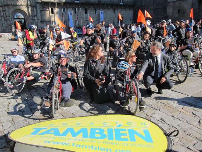El Conselleiro De Cultura, Roberto Varela, Recibe A La Fundación También