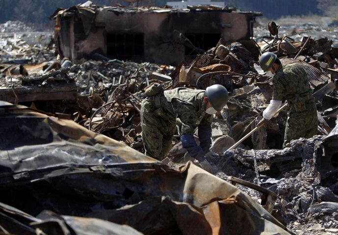 Tareas De Reconstrucción En Japón