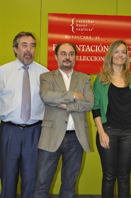 Los Candidatos Del 20N Juan Alberto Belloch Y Pilar Alegría Con Javier Lambán.