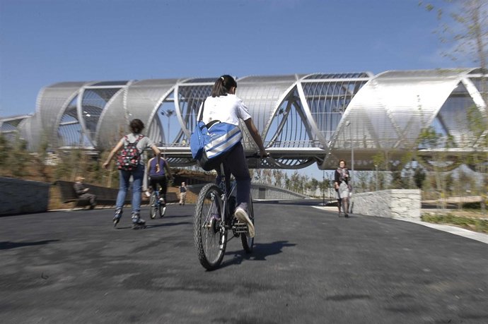 Pedaleando Por Madrid Río