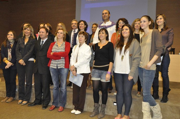Representantes De Los Colectivos Firmantes Del Manifiesto Por La Salud Mental.