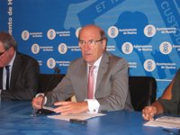 Alcalde de Huelva, "apenado" por la desaparición de los dos menores, ofrece la ayuda del Ayuntamiento