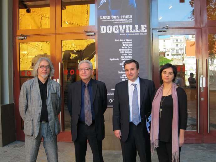 Presentación De La Obra Dogville, Del Teatre Romea