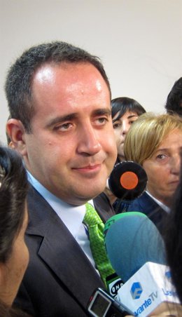 Jorge Alarte Atiende A Los Medios De Comunicación