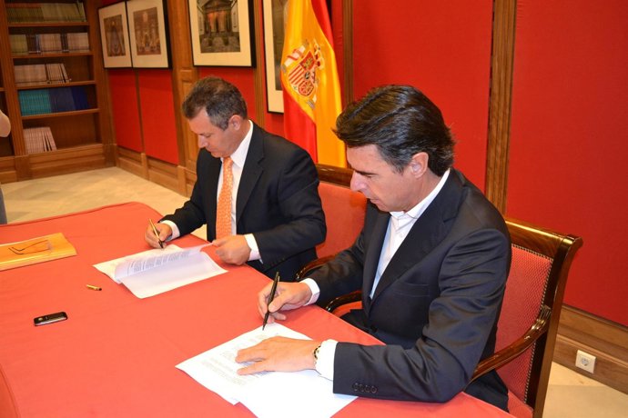 Por Orden, Los Presidentes De CCN Y PP, Ignacio González Y José Manuel Soria