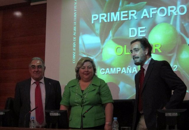 Roque Lara, Clara Aguilera Y Felipe López En La Presentación Del Primer Aforo.